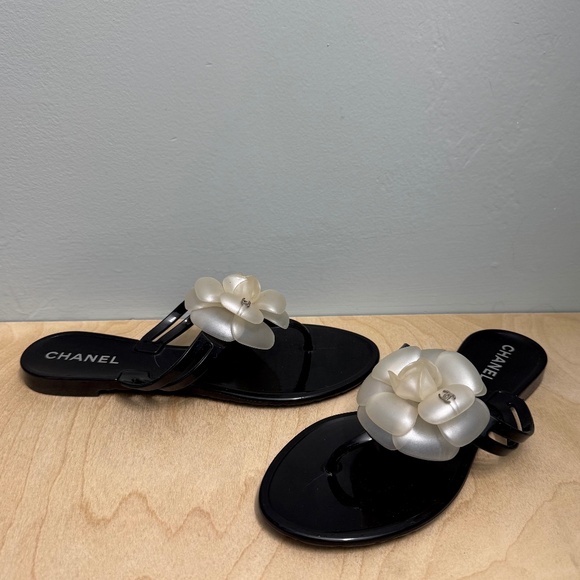 Chanel Camellia Rubber Sandals - Size 36 - Picture 3 of 3